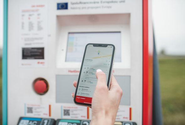 Mobilní aplikace E.ON Drive nově nasměruje řidiče elektromobilů k 700 dobíječkám v České republice