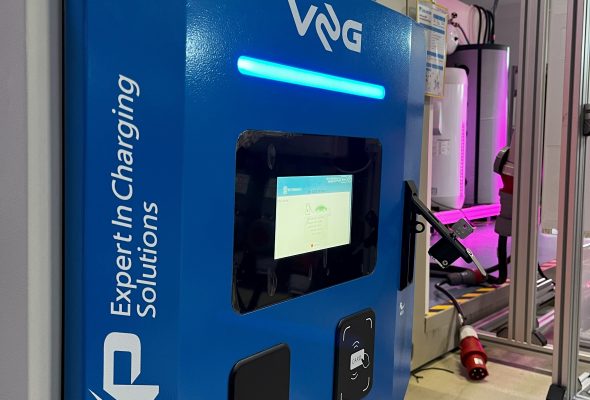 V4Grid: Obousměrná nabíječka to dotáhla až do Českých Budějovic